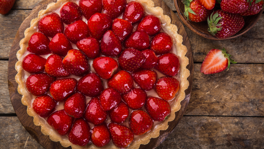 Thé gourmand inspiré d’une tarte aux fraises avec fruits et vanille